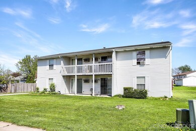 4-web-or-mls-305-stratford-way