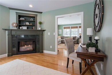 Gas Fireplace in Front Living Room