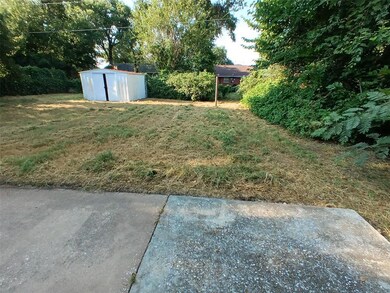 1320 Parkwoods Ct, Oklahoma City, OK 73110 - photo 6