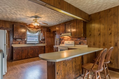 18 King St, Orange, MA 01364 - photo 2