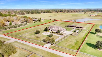 Great aerial shot of the entire 5 acres.