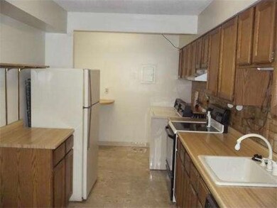 74 Horseshoe Dr unit 74, Chicopee, MA 01022 - photo 3