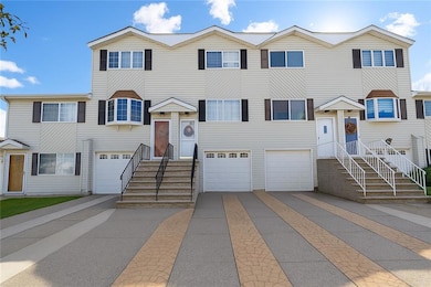 516 Medina St, Staten Island, NY 10306 - photo 2