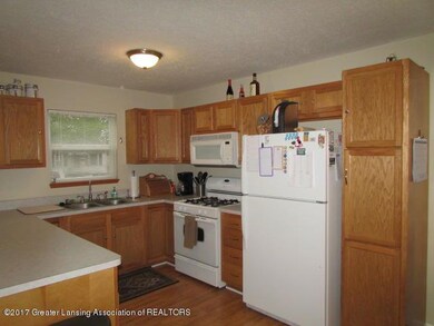 225 Dunlap St, Lansing, MI 48910 - photo 7