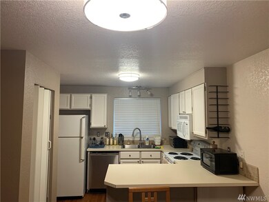 7740 196th St SW unit 13, Edmonds, WA 98026 - photo 4