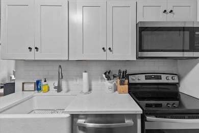 109 Mountainside Dr unit 202, Stowe, VT 05672 - photo 5