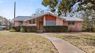 1316 E 9th St, Bonham, TX 75418 - photo 2
