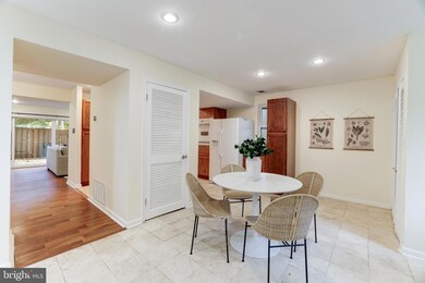 11102 Saffold Way, Reston, VA 20190 - photo 4