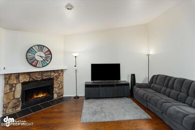 06-Living Room_IMG_7560_SSW