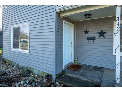 142 SW Harrison St, Sheridan, OR 97378 - photo 4