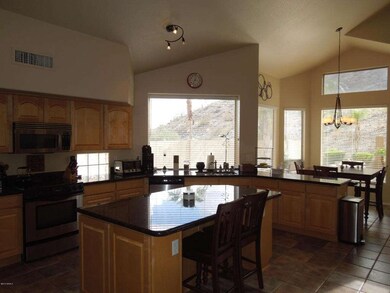 Kitchen & Breakfast Room