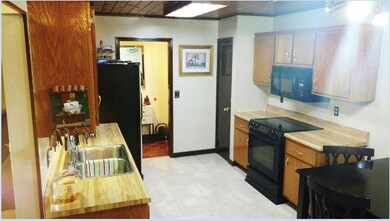 900 Johnson Court (kitchen)