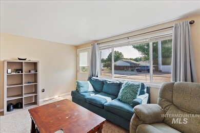 907 S Chestnut St, Nampa, ID 83686 - photo 4