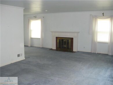 415 Mcpherson Ave, Lansing, MI 48915 - photo 2