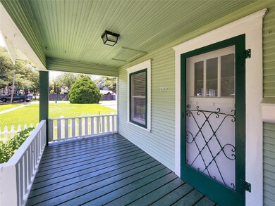 745 E 18th St, Houston, TX 77008 - photo 2