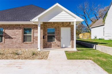 908 W Knox St unit A & B, Ennis, TX 75119 - photo 2