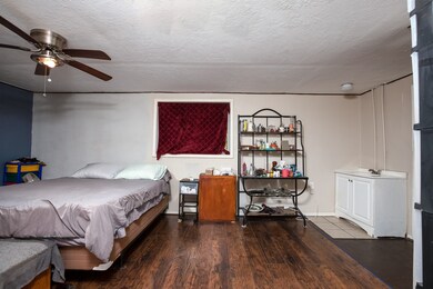 8921 Sherbourne St, Houston, TX 77016 - photo 6