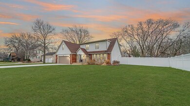 8485 Pine Island Dr, Crown Point, IN 46307 - photo 2