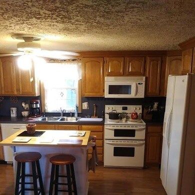 2465 N Court St, Circleville, OH 43113 - photo 6