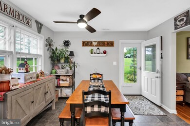 465 Walton St, Strasburg, VA 22657 - photo 7