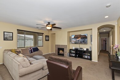 005_Living Room