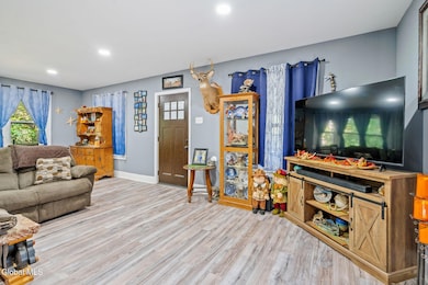 183 Maple Ave, Schenectady, NY 12302 - photo 6