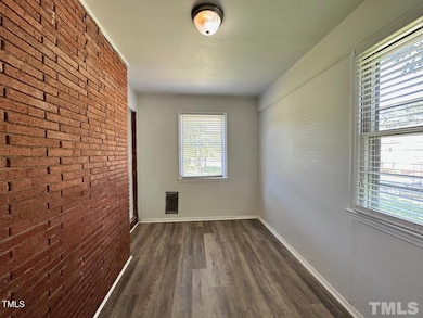 TRIANGLEMLS-2530147-5