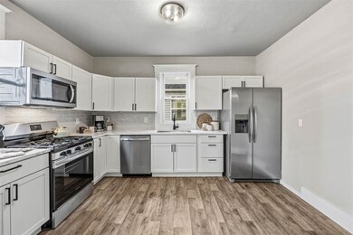 411 8th Ave SW, Cedar Rapids, IA 52404 - photo 7