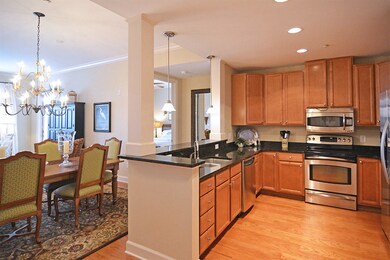 Kitchen & Dining