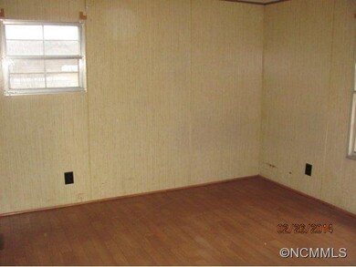 244 Bassett Rd, Millers Creek, NC 28651 - photo 4