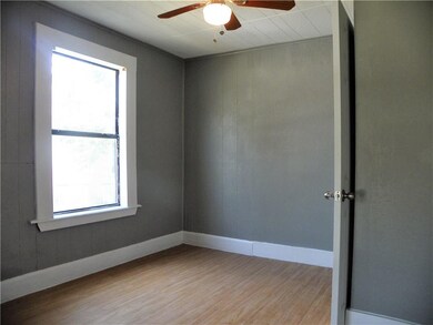 209 E Severn St, Shawnee, OK 74801 - photo 3