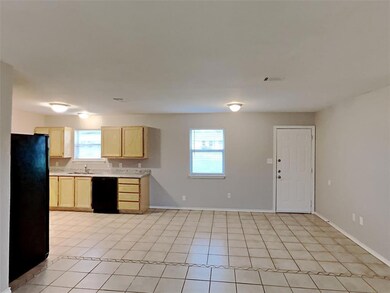 204 Dean Ct, Granbury, TX 76049 - photo 5