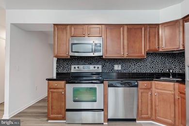 3704 Persimmon Cir, Fairfax, VA 22031 - photo 5