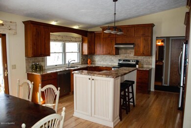 2109 Hunters Run NE unit 23, Ada, MI 49301 - photo 7