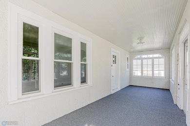 1118 8th Ave S Fargo-8.jpg