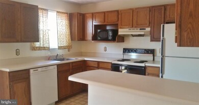 4005 Cross St, Halethorpe, MD 21227 - photo 2