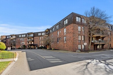 1002 Paradise Rd unit 1O, Swampscott, MA 01907 - photo 2