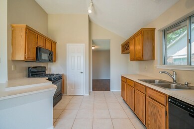 1905 Valero St, Friendswood, TX 77546 - photo 4