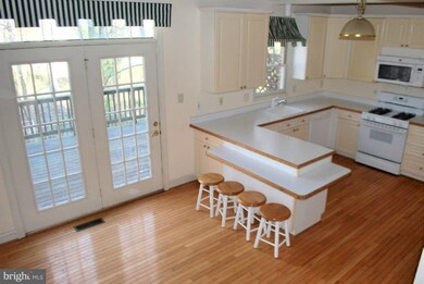 2909 Oakton Crest Place, Vienna, VA 22181 - photo 3