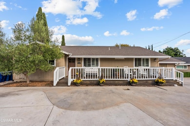 141 E Loop Dr, Camarillo, CA 93010 - photo 2