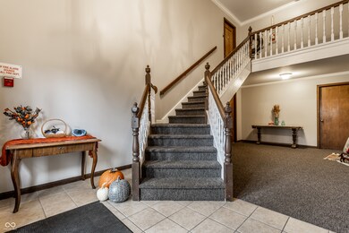 7432 Lions Head Dr unit 5, Indianapolis, IN 46260 - photo 2