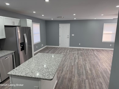 4517 Dover Rd, Louisville, KY 40216 - photo 2