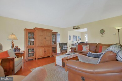 221 Clear Branch Dr, Stewartstown, PA 17363 - photo 4