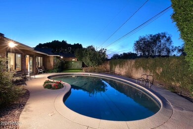 Night-Pool2