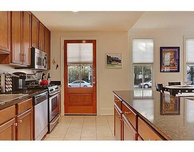 2415 Magazine St unit 2, New Orleans, LA 70130 - photo 2