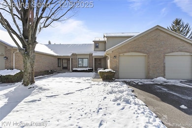 515 Tennyson unit 21, Rochester Hills, MI 48307 - photo 2