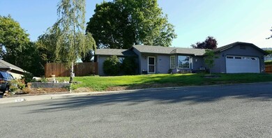 512 NW Lynel Ct, Grants Pass, OR 97526 - photo 2