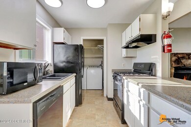 1420 Carolyn Cir unit C, Anchorage, AK 99504 - photo 6