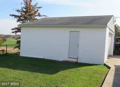 2405 Zion Rd, Halethorpe, MD 21227 - photo 4