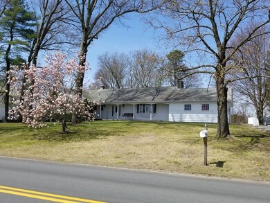 41 Roosevelt St, Hadley, MA 01035 - photo 3